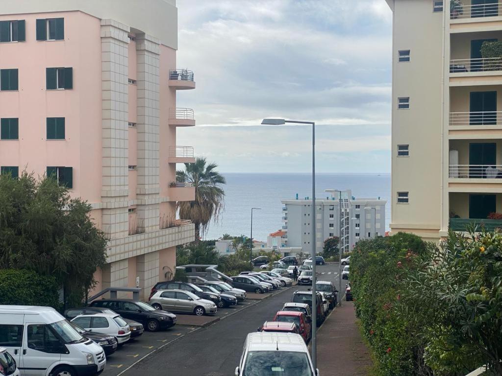 Elephant 2Br Apartment With Terrace, Side Sea View And Pool Access Funchal  Eksteriør bilde